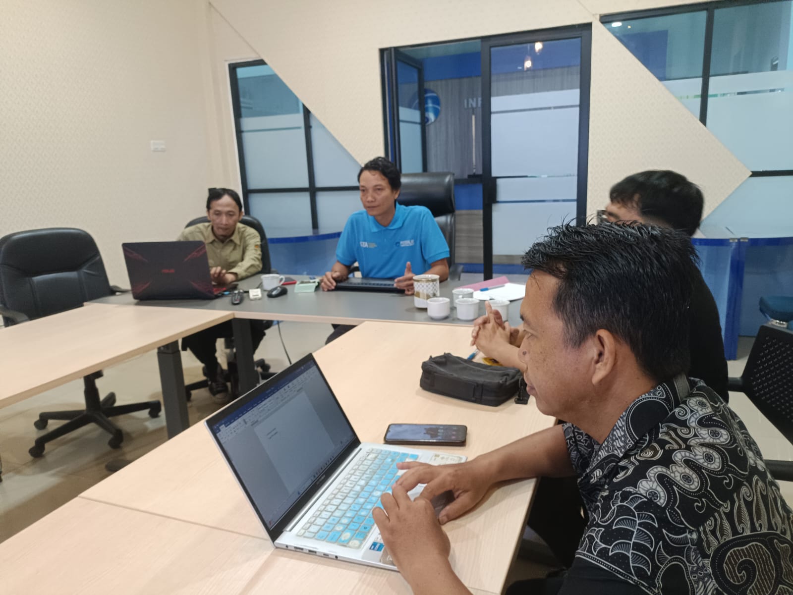 Pelatihan Pengelolaan Website Kel Sagatani